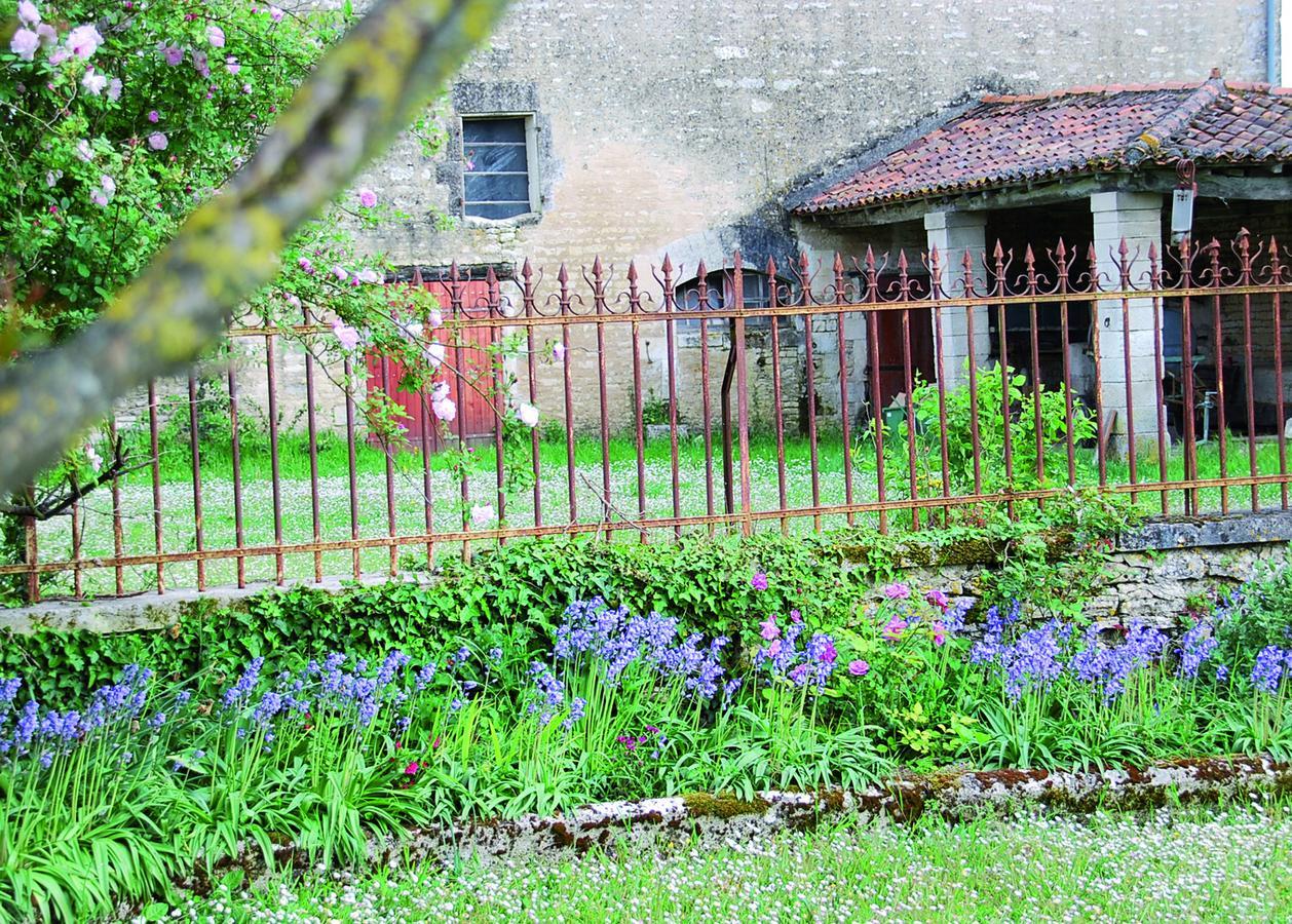 Le Dojo Du Plessis Bed and Breakfast Mareuil  Eksteriør billede